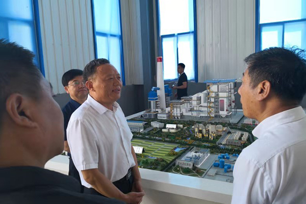 遼寧朝陽(yáng)市領(lǐng)導(dǎo)到我公司視察 遼寧朝陽(yáng)市領(lǐng)導(dǎo)到我公司視察